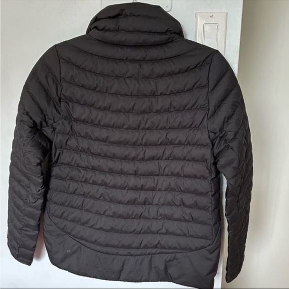 LULULEMON
Lightweight Relaxed Fit Down Puffer - Picture 3 of 4